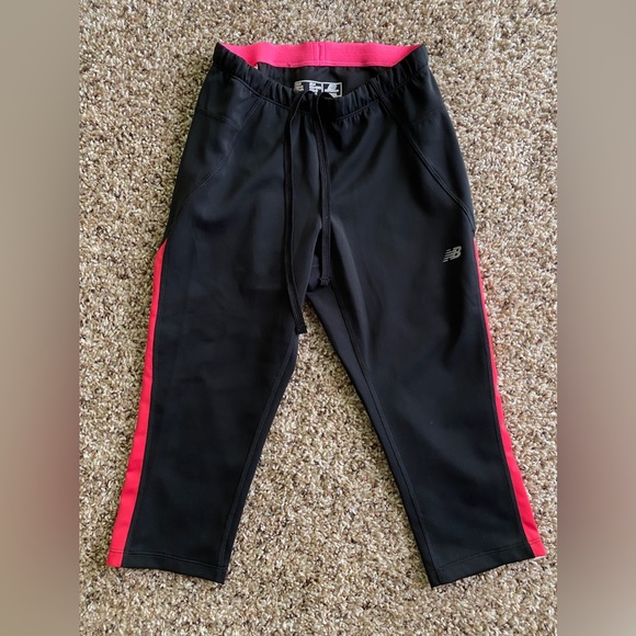 New Balance Lightning Dry Capri Pull On Running X-Small Black Red Leggings - Picture 1 of 11